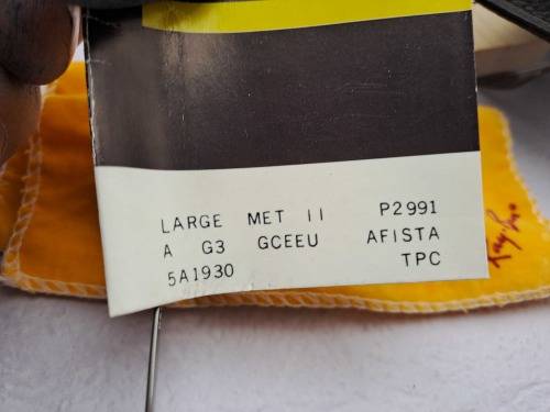Original Vintage Ray-ban Sunglasses Unused -with Box ,Manual and Cloth.