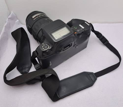 Pre-Owned Vintage Pentax Z-1P Panorama SLR 35mm Film Camera with SMC Pentax-FA 1:4-5.6 28-105 Lens.