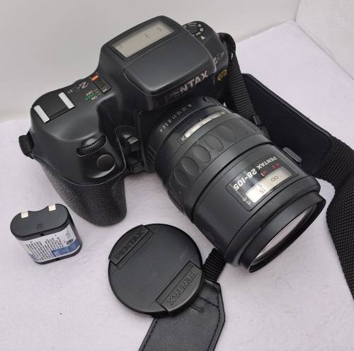 Pre-Owned Vintage Pentax Z-1P Panorama SLR 35mm Film Camera with SMC Pentax-FA 1:4-5.6 28-105 Lens.