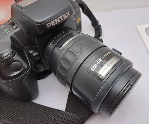 Pre-Owned Vintage Pentax Z-1P Panorama SLR 35mm Film Camera with SMC Pentax-FA 1:4-5.6 28-105 Lens.