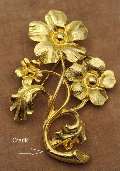 Vintage Brooch 60x40mm with crack