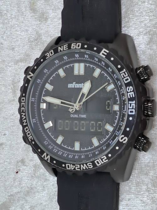 Big Face Mens watch with rubber band -working -Unused (see description)