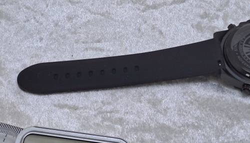 Big Face Mens watch with rubber band -working -Unused (see description)