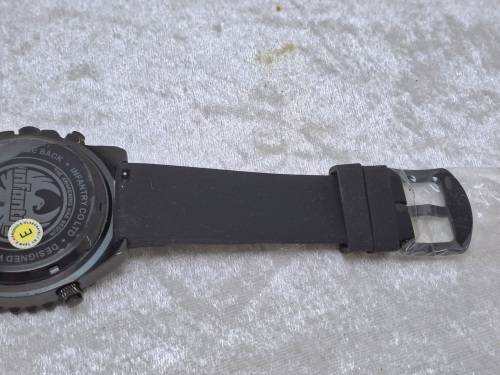 Big Face Mens watch with rubber band -working -Unused (see description)