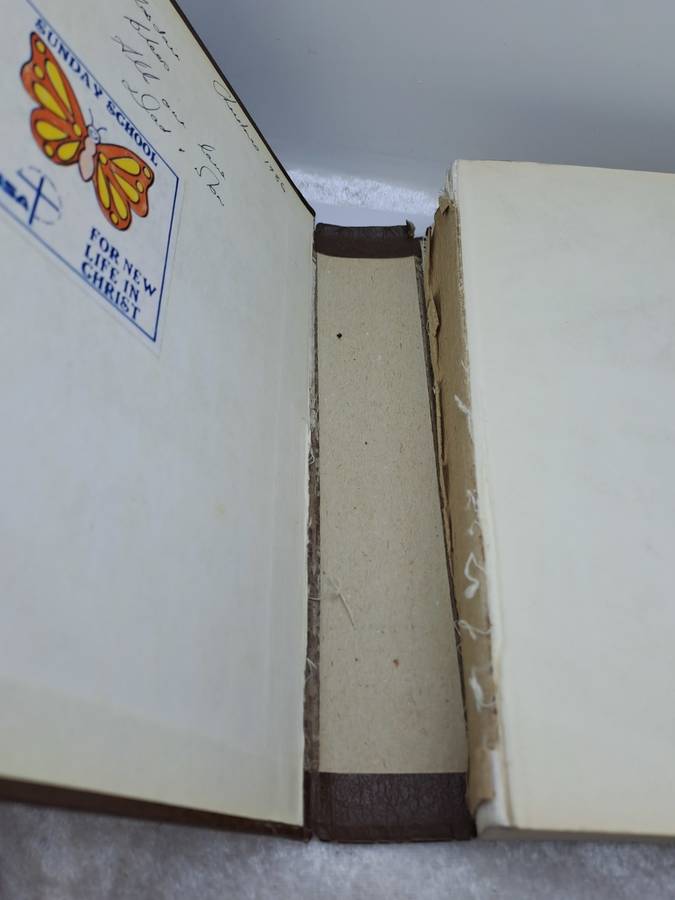 Vintage Bible 1986:The Good News Bible ISBN 0 7983 0253 XISBN 0 7983 0253 X (Binding is loose)