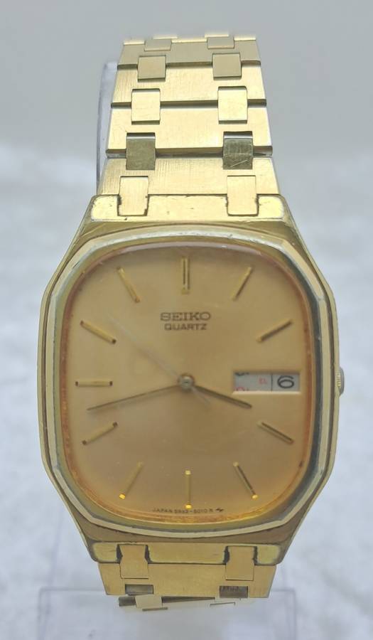 Pre-owned Vintage 1980 Seiko 5933-5010 Mens Quarts watch 010557-Working -strap link need repairs