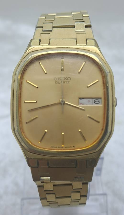 Pre-owned Vintage 1980 Seiko 5933-5010 Mens Quarts watch 010557-Working -strap link need repairs