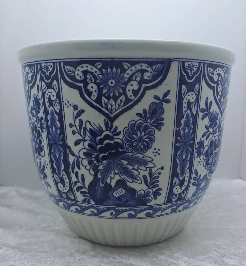 Large Vintage Dutch Delfts Royal Sphinx Floral Cachepot Planter Jardiniere