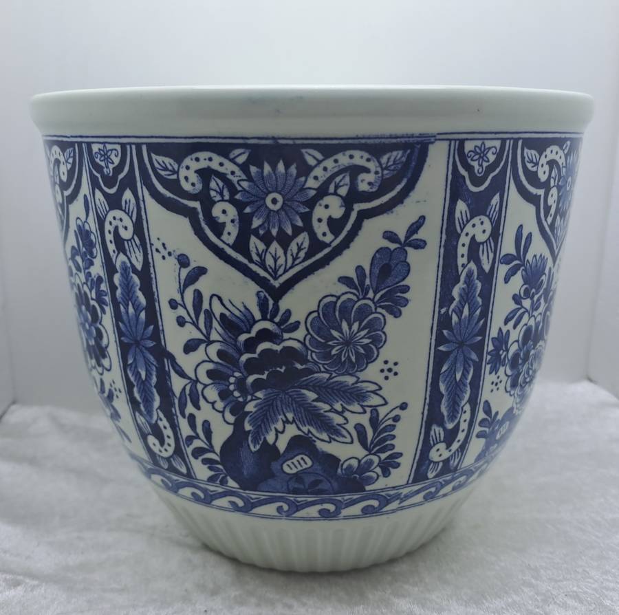 Large Vintage Dutch Delfts Royal Sphinx Floral Cachepot Planter Jardiniere