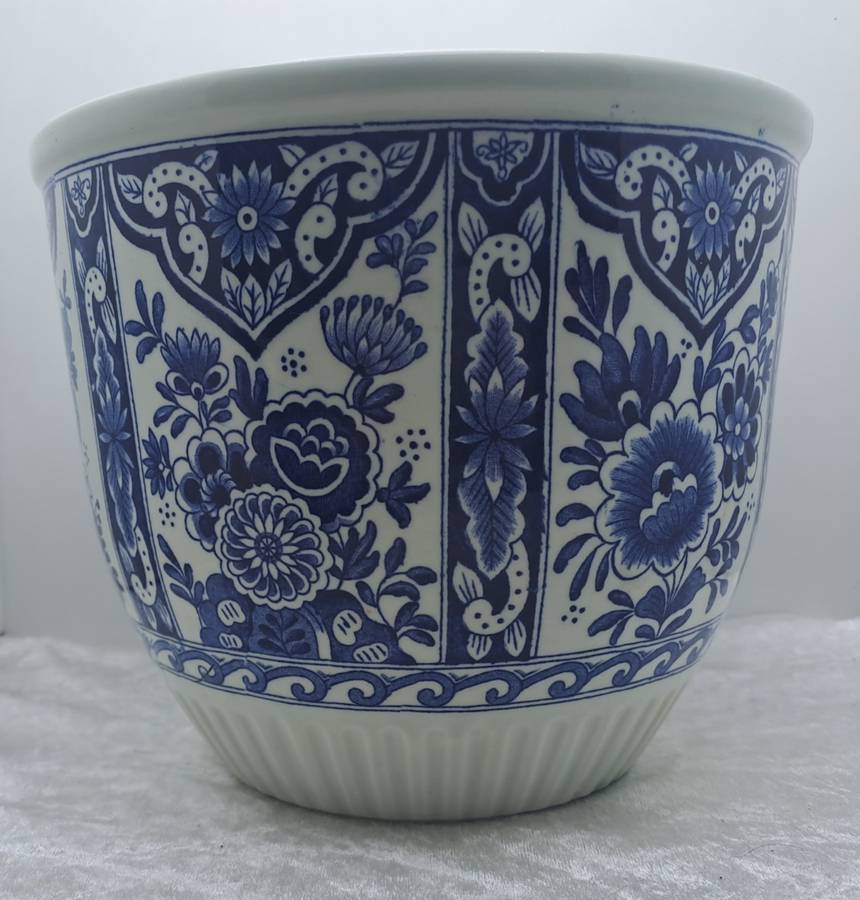 Large Vintage Dutch Delfts Royal Sphinx Floral Cachepot Planter Jardiniere