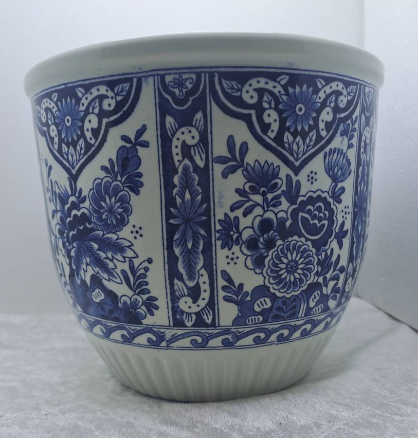 Large Vintage Dutch Delfts Royal Sphinx Floral Cachepot Planter Jardiniere