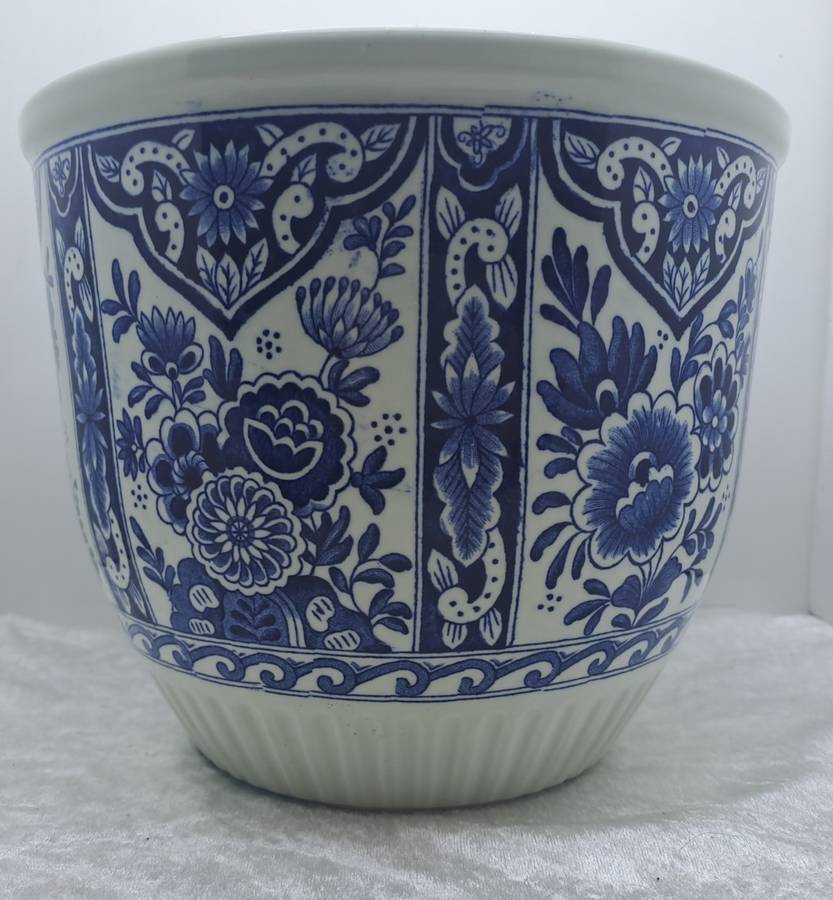 Large Vintage Dutch Delfts Royal Sphinx Floral Cachepot Planter Jardiniere