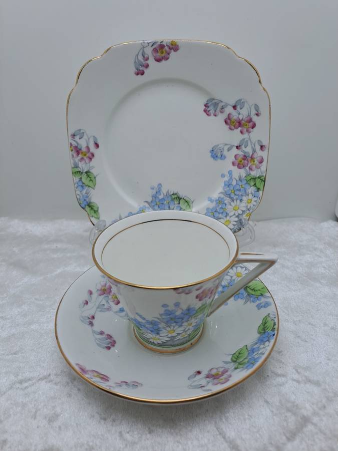 21pc Vintage Royal Standard Bone China `Wild Flower`  Art Deco Tea set (Creamer Chipped)