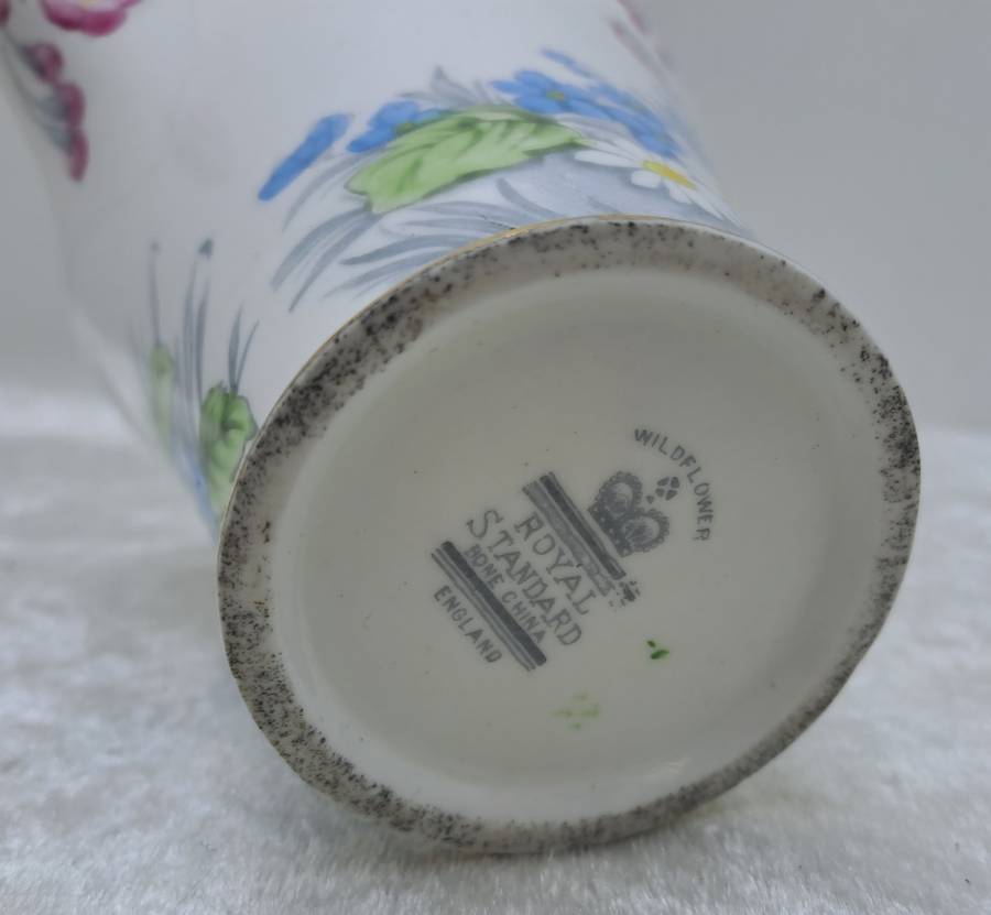 21pc Vintage Royal Standard Bone China `Wild Flower`  Art Deco Tea set (Creamer Chipped)