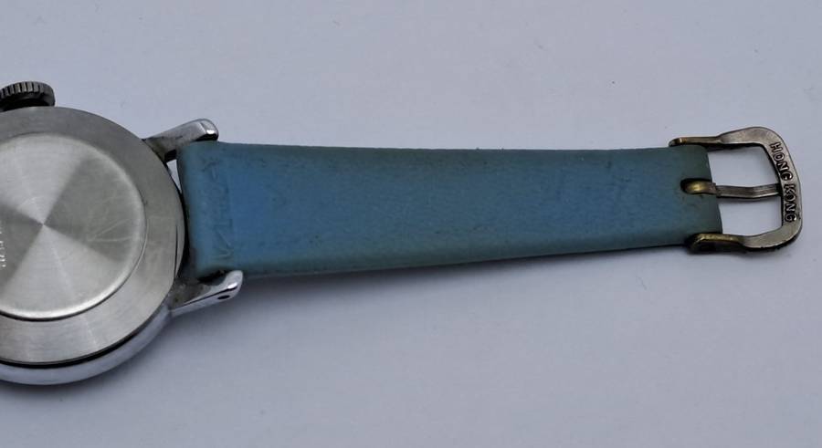 Vintage 1970`s United Feature Syndicate Snoopy Mechanical Kids watch -Working.