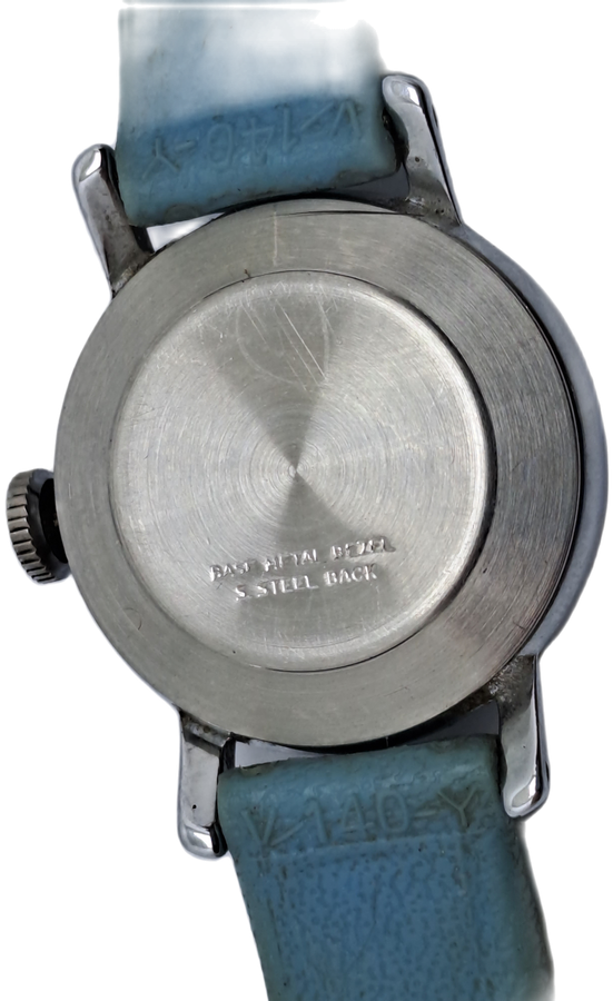 Vintage 1970`s United Feature Syndicate Snoopy Mechanical Kids watch -Working.