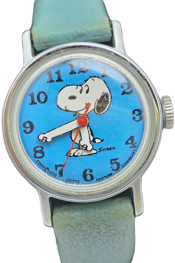 Vintage 1970`s United Feature Syndicate Snoopy Mechanical Kids watch -Working.