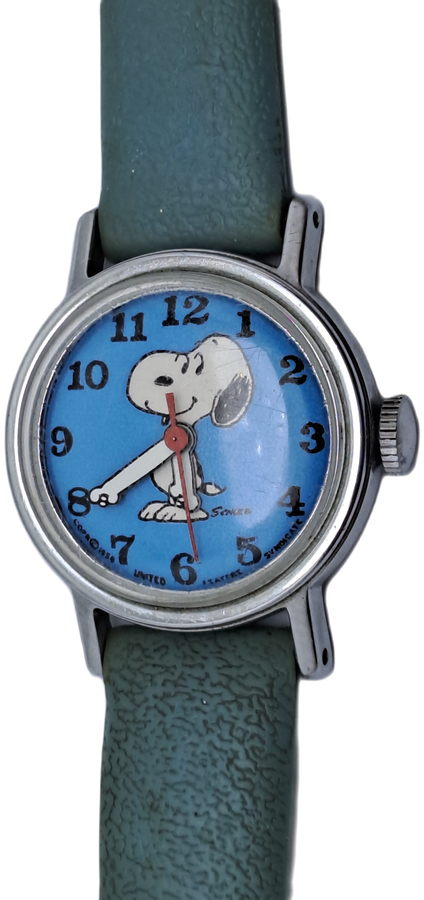 Vintage 1970`s United Feature Syndicate Snoopy Mechanical Kids watch -Working.