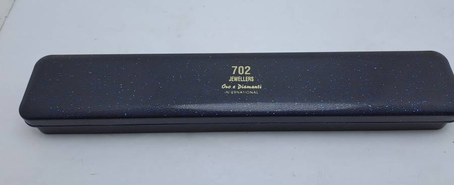 Vintage Ladie`s Gucci 2035 Quartz  Watch -Singapore Movement -Working