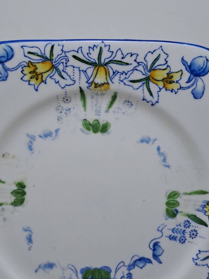 Vintage English Superior BELL CHINA `Bouquet` Plate 162mm x 162mm