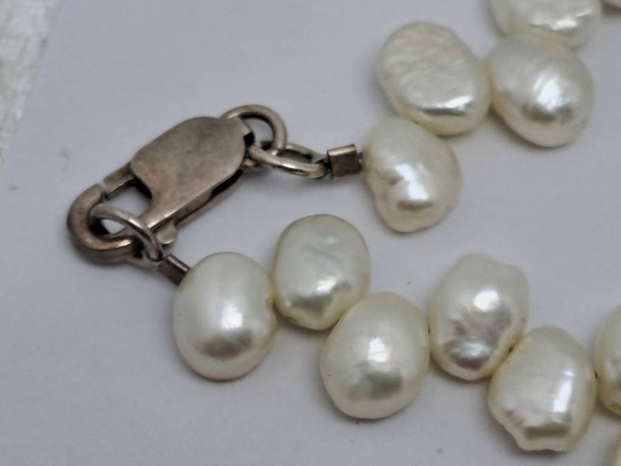 Vintage Genuine Pearl Necklace with Genuine Amethyst 925 Sterling Silver Pendant. 43cm