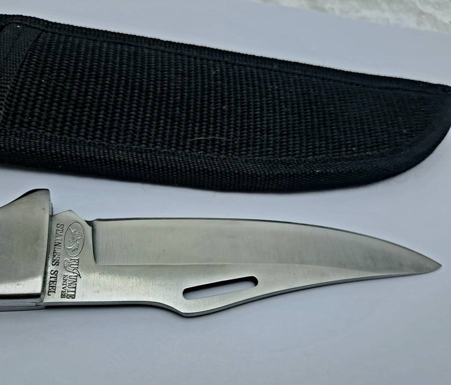 Pre-Owned Columbia Fujunjie USA Folding Knife with Canvas Sheath