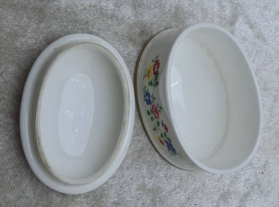 Small Vintage Crown Fine Bone China Not Forgotten Trinket Box with Lid Staffordshire England.