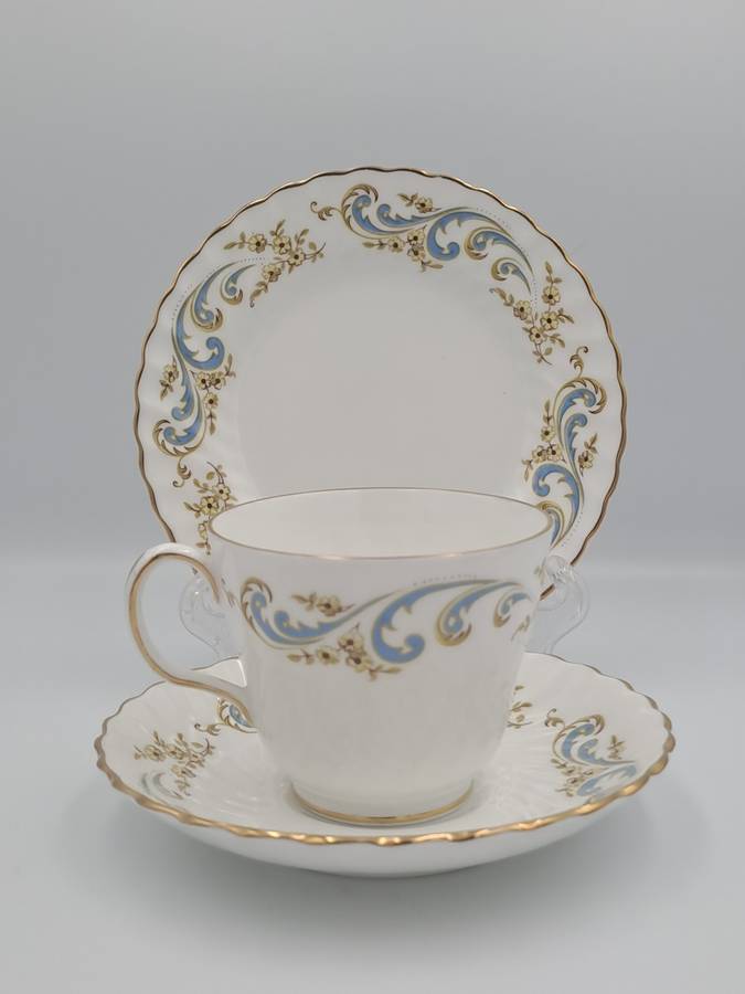 Vintage Royal Grafton MARLBOROUGH TRIO -Fine Bone China-(6 Available)