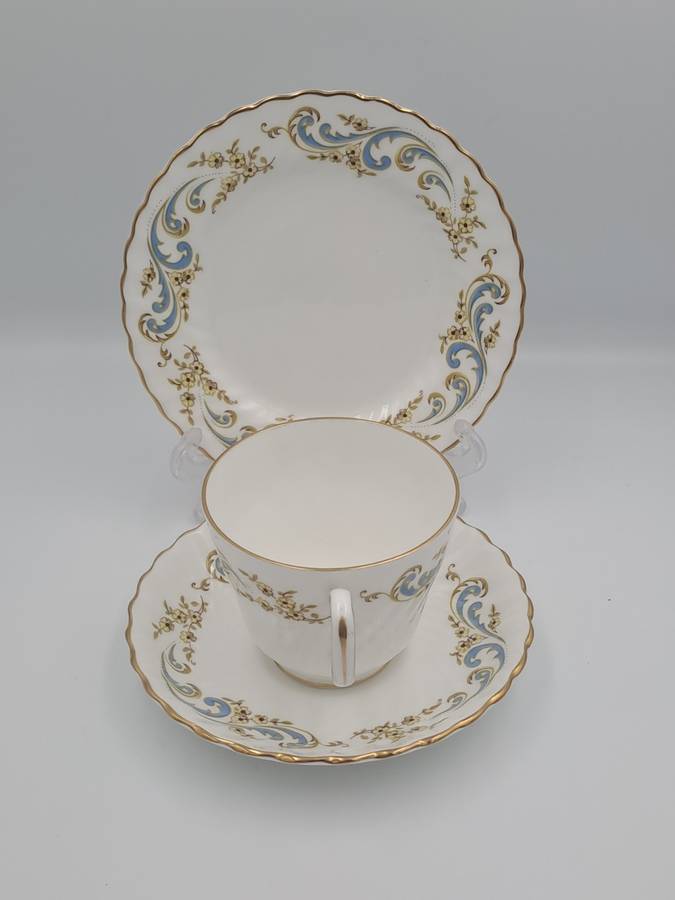 Vintage Royal Grafton MARLBOROUGH TRIO -Fine Bone China-(6 Available)