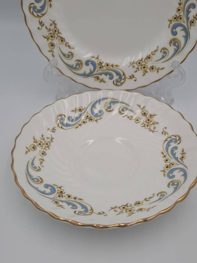 Vintage Royal Grafton MARLBOROUGH TRIO -Fine Bone China-(6 Available)
