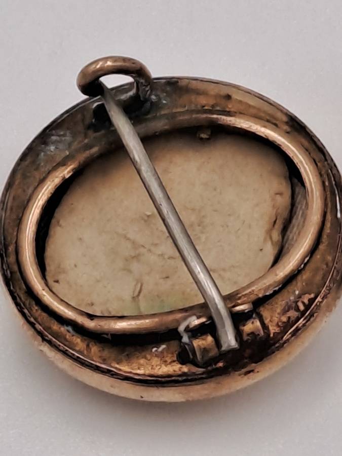 2 Original WW1 Royal Artillery Regiment Tunic Buttons- 26mm-one is missing the pin