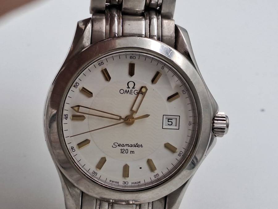 Pre-0wned 1990`s Omega Seamaster 120m Mens Quartz watch -Very Good Condition