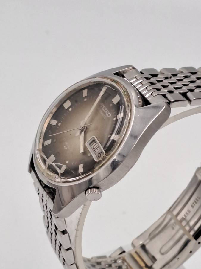 1980`s Seiko Automatic Mens Day/Date watch -WORKING - 17 Jewels - Need new Crystal.