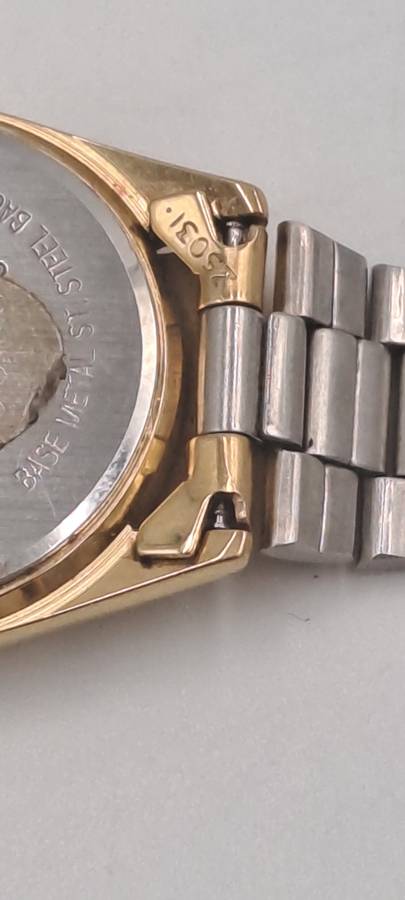 Vintage Ladies Seiko 2A23-003LR Quartz Day/Date Gold tone Watch -Working 100%
