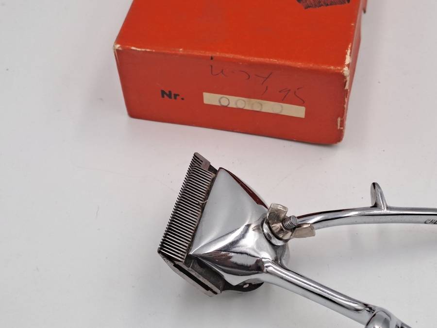 Vintage French Hair Clippers in Original Box -Good Condition