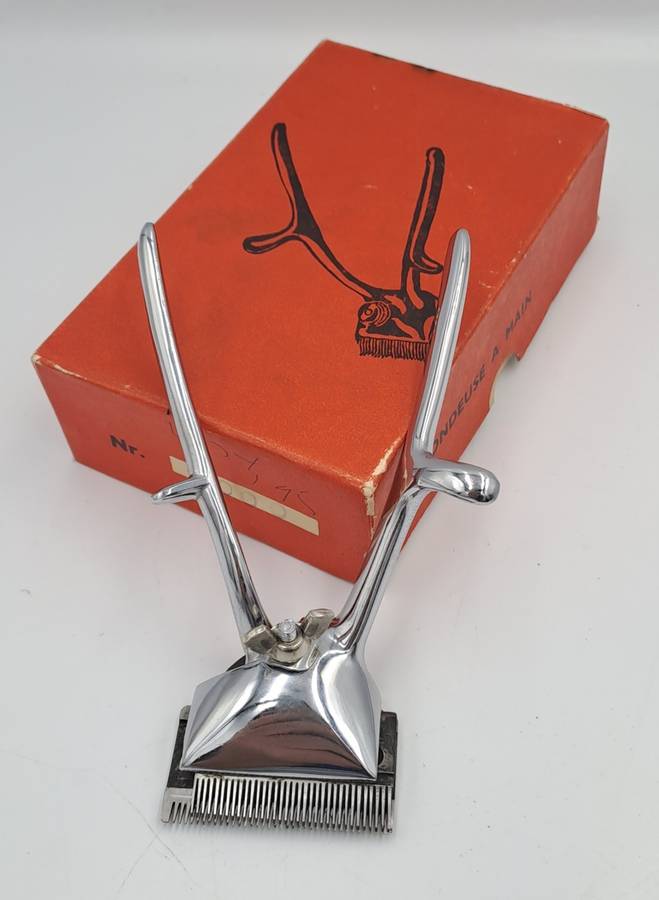 Vintage French Hair Clippers in Original Box -Good Condition
