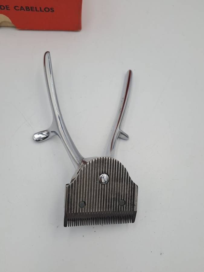 Vintage French Hair Clippers in Original Box -Good Condition