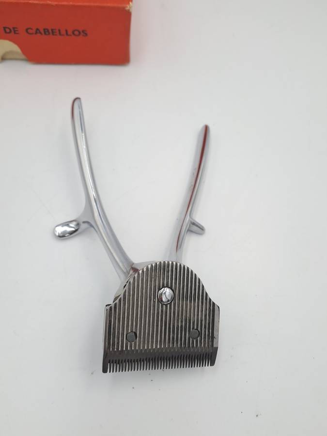 Vintage French Hair Clippers in Original Box -Good Condition