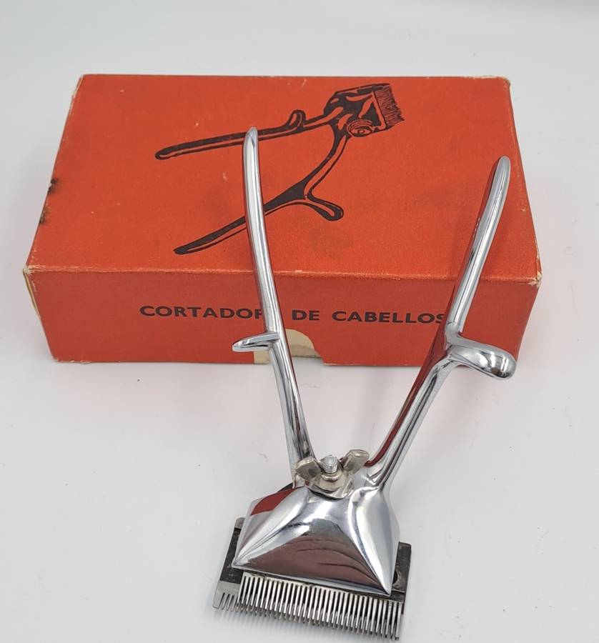 Vintage French Hair Clippers in Original Box -Good Condition