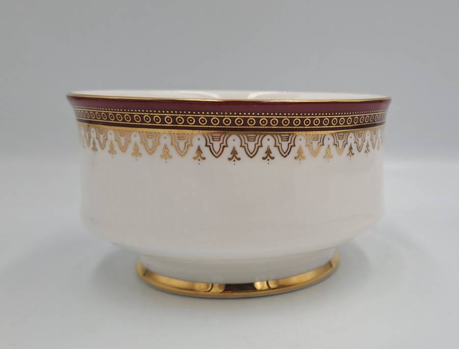 Vintage 1984 Royal Albert Holyrood Fine Bone China Tea Sugar bowl.