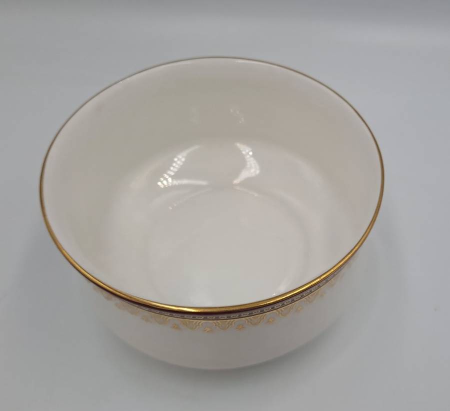 Vintage 1984 Royal Albert Holyrood Fine Bone China Tea Sugar bowl.