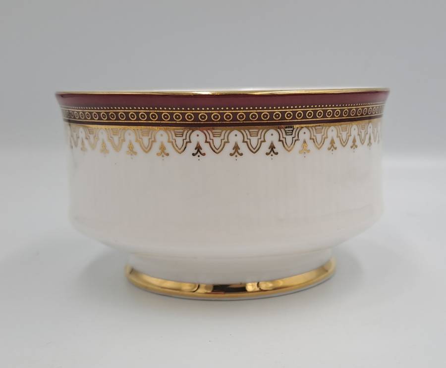 Vintage 1984 Royal Albert Holyrood Fine Bone China Tea Sugar bowl.