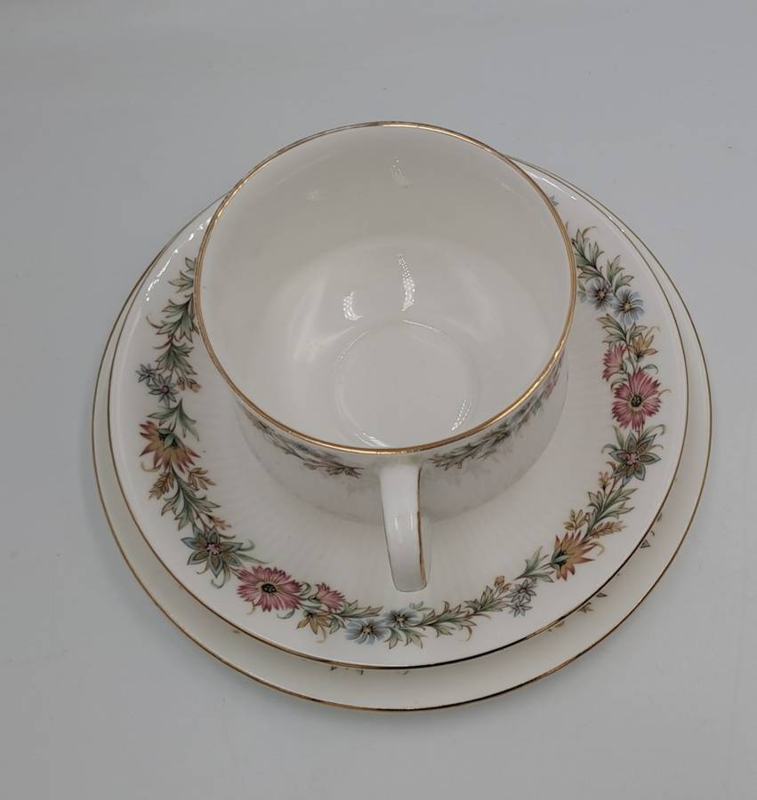 Vintage Paragon BELINDA By appointment to her Majesty the Queen Trio-4 available