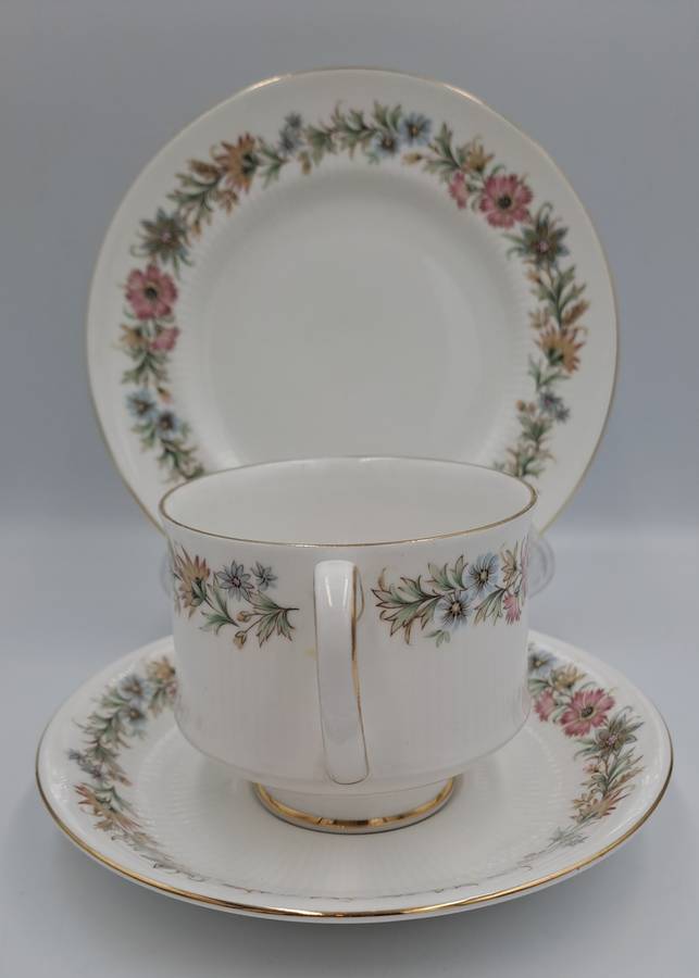 Vintage Paragon BELINDA By appointment to her Majesty the Queen Trio-4 available