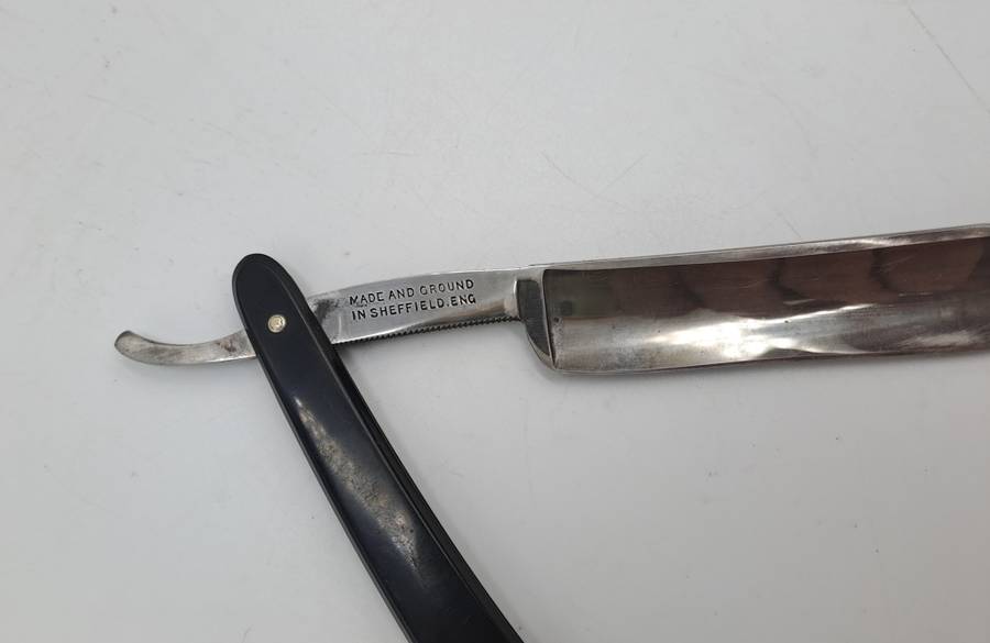Vintage Kropp cut throat razor - made and ground in Sheffield England