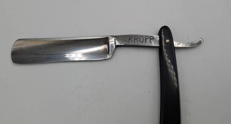 Vintage Kropp cut throat razor - made and ground in Sheffield England