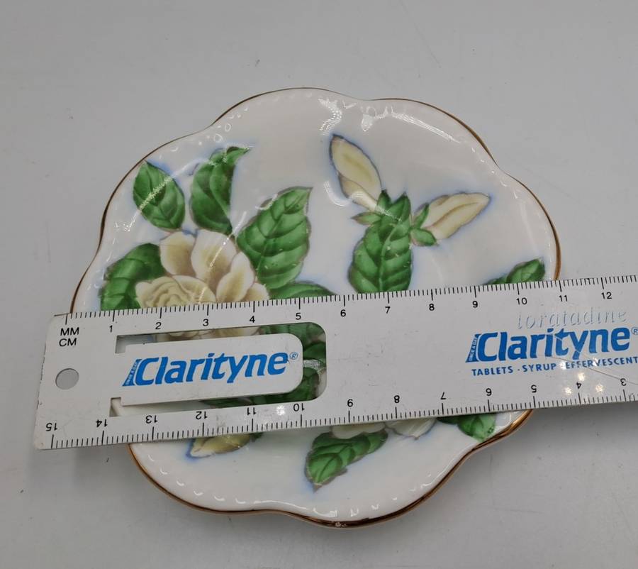 Small Vintage Tuscan Fine English Bone China Bon Bon /  Sweet Dish