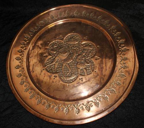 a Detailed Copper Plate 855g 372mm  (Dented on the side) - See all photo's