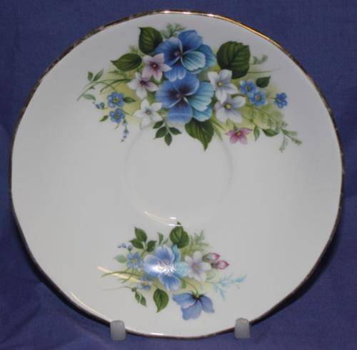 Crazy R1 Start!!!  Bone China  QueenAnne  D978 made in England saucer 142mm