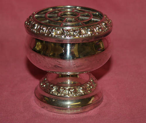 Silver Plated IANTHE potpouri holder Made in England- 75mm x 75mm
